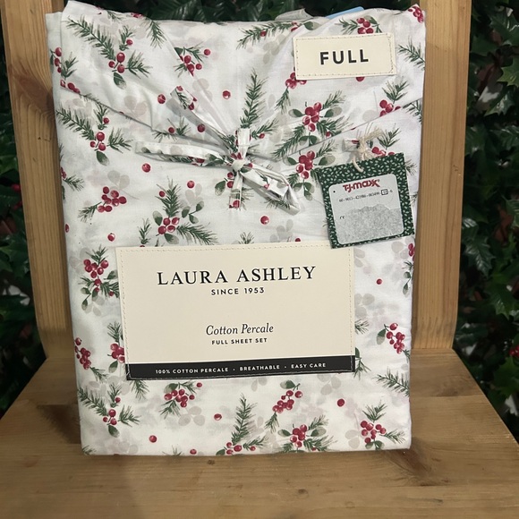 Laura Ashley Cotton Percale Full Sheet Set - Picture 2 of 4